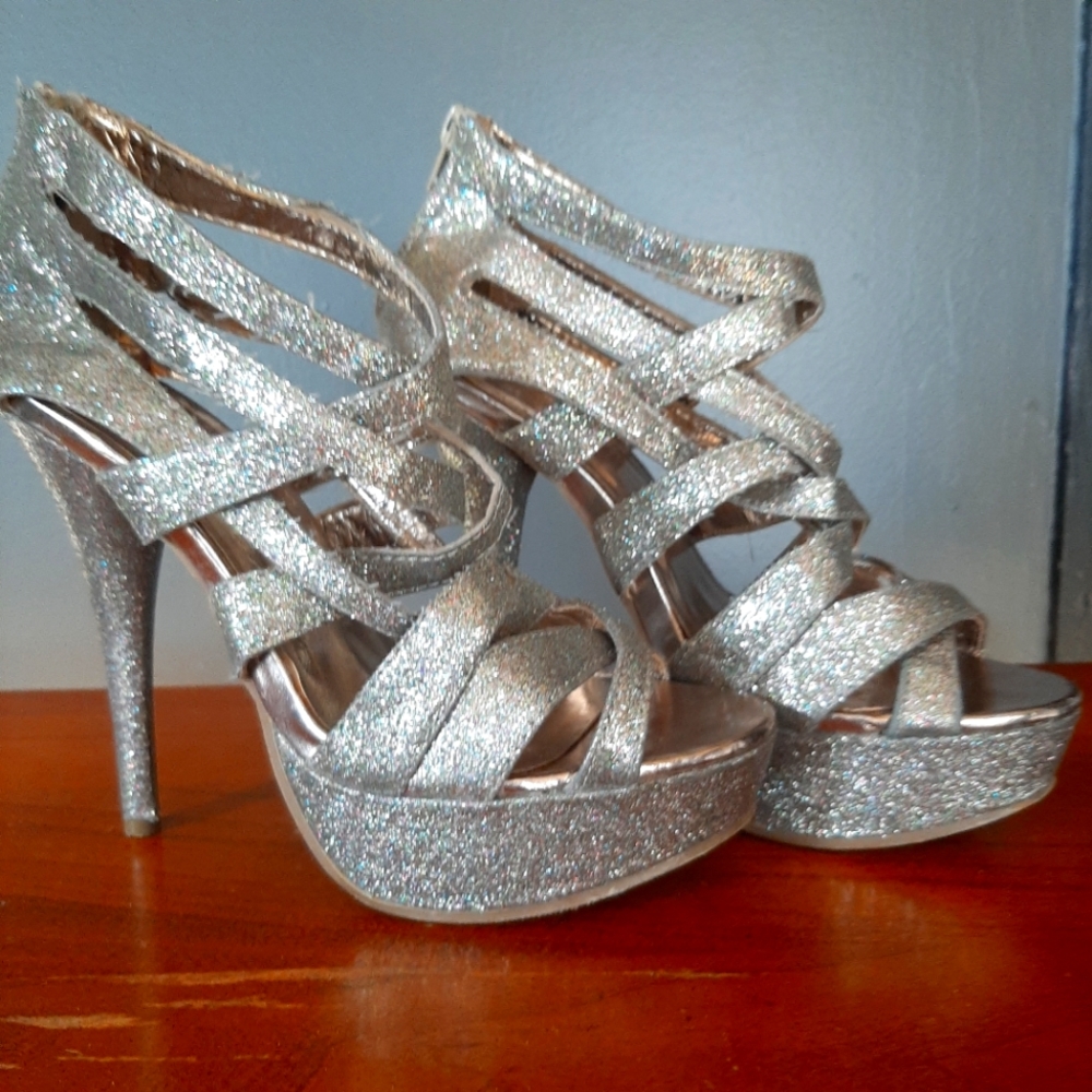 Forever 21 Glitter stilettos size 7.5
